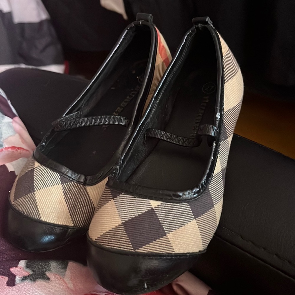 Girl Burberry shoes